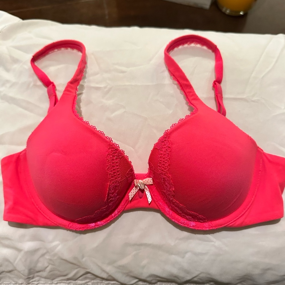 Victoria’s Secret Body by Victoria Perfect Shape bra 32C